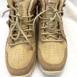 Merrell light tan suede leather and textile hiking boot NWT Size 8